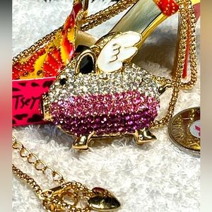 🐷💕💖betsey Johnson flying pig necklace NEW pink/fuchsia